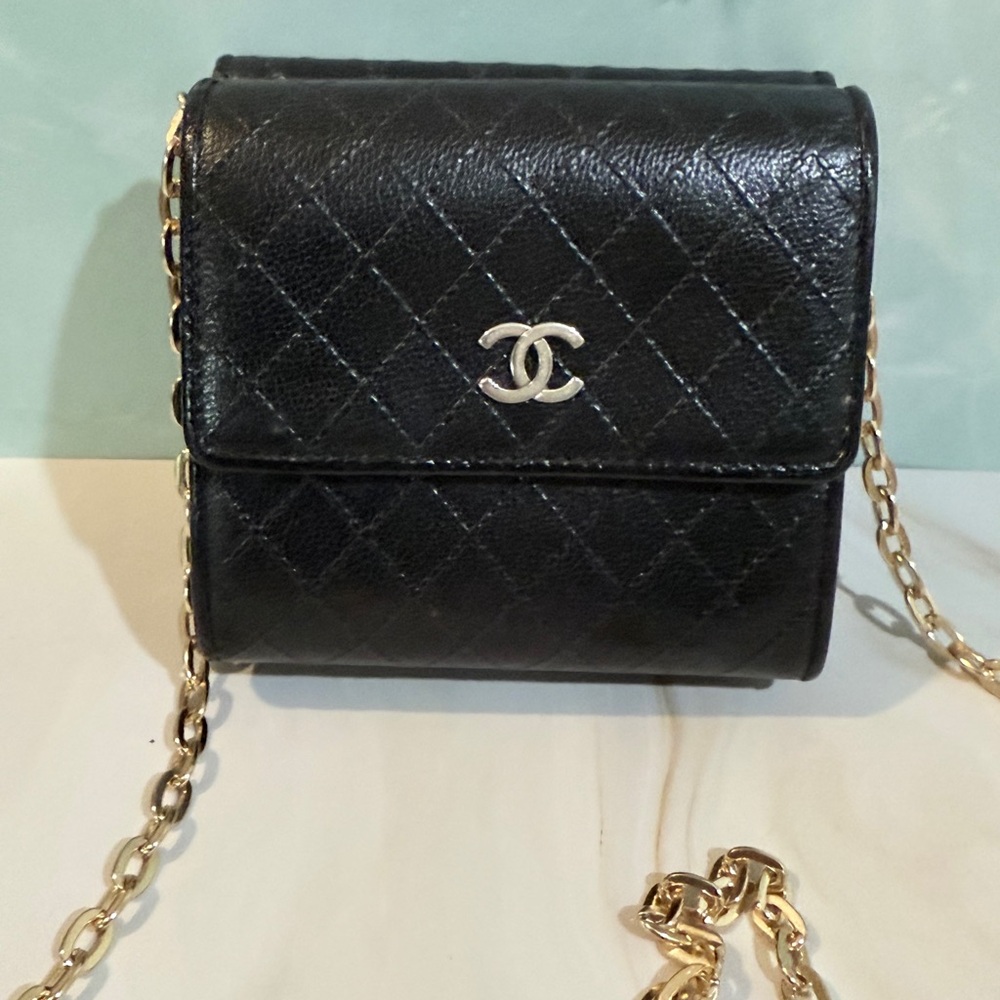 CHANEL Black and Gold Mini Quilted wallet